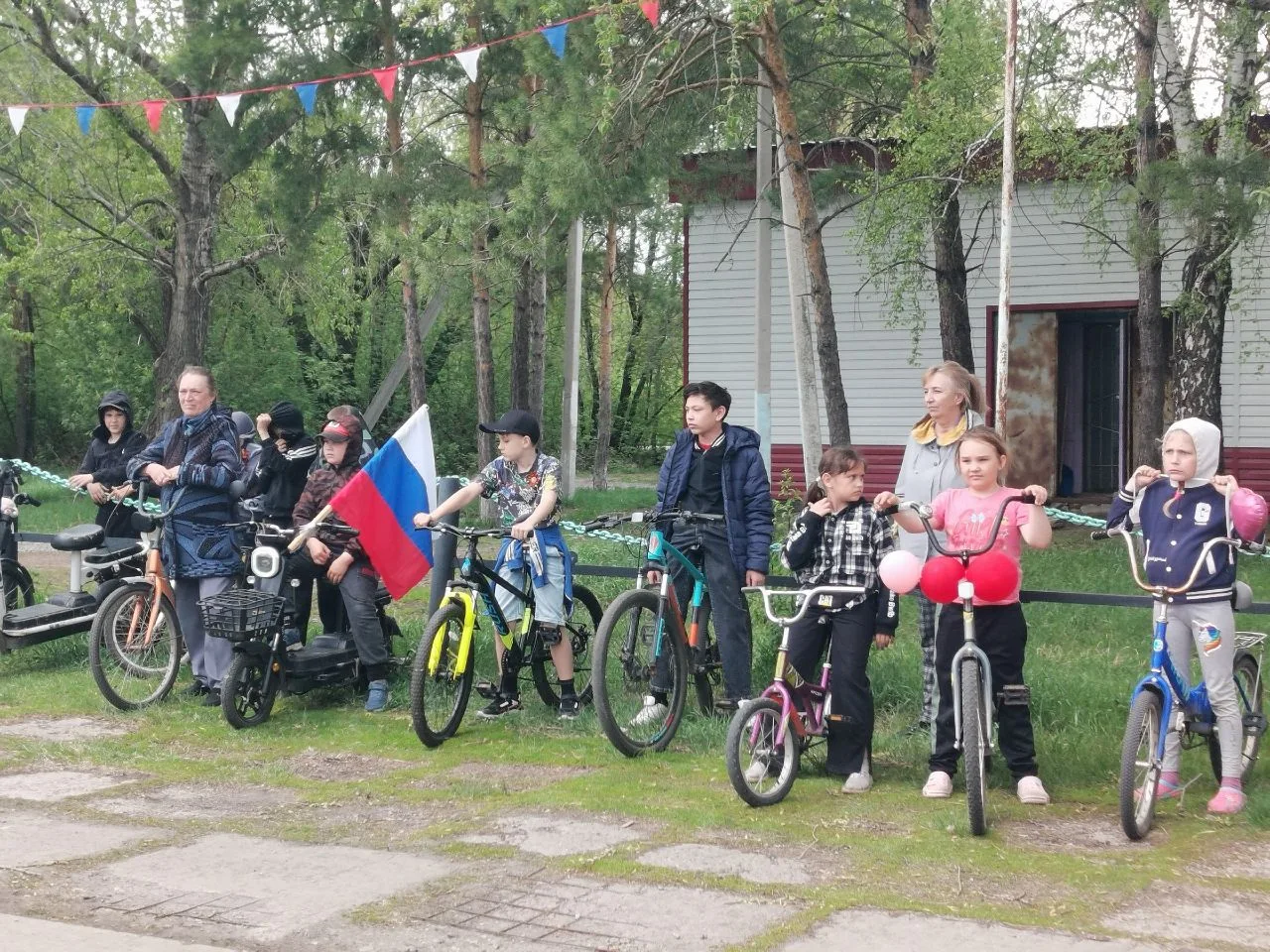 Школьники присоединились к акции памяти: велопробег в честь Победы
🚴🚴🚴🇷🇺 
Учащиеся нашей школы 