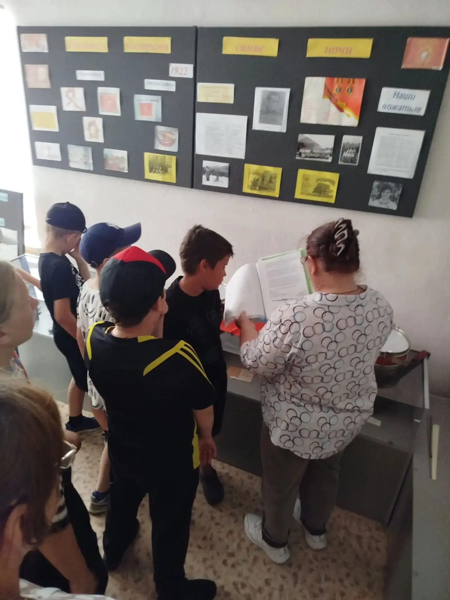 Сегодня наш музей с радостью принимал гостей из посёлка Новокаолиновый. К нам в гости приехали воспи
