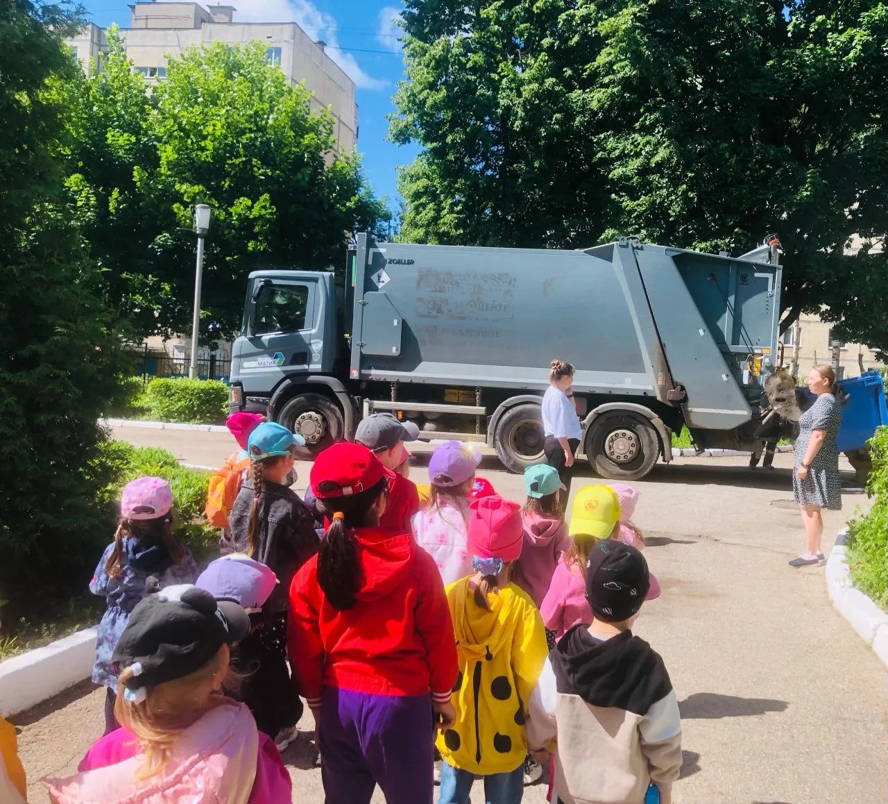 Мир вокруг  разнообразен и интересен, поэтому ребенок нуждается в постоянной потребности изучать его