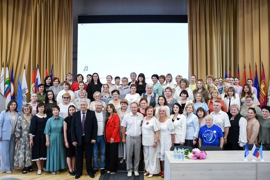 В Туле подвели итоги проекта «Мир в руках семьи»

🗓 10 июня в здании Тульской федерации профсоюзов 