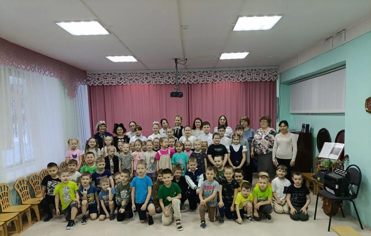 🎶 Музыкальная карусель.

✨ Так назывался концерт учащихся Уренской ДМШ, который состоялся 4 февраля