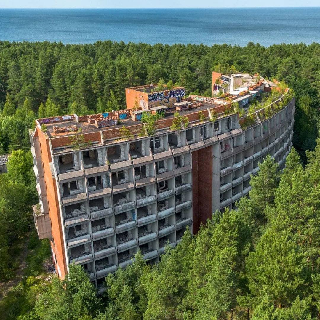 Заброшенный санаторий в Юрмале

🌎 Заброшенный мир | Подписаться