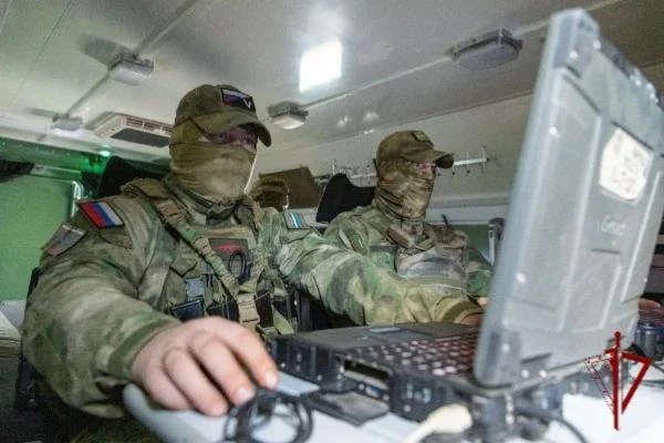 Бойцы «стальной» бригады Росгвардии уничтожили боевиков ВСУ, пытавшихся скрыться в заброшенном домов
