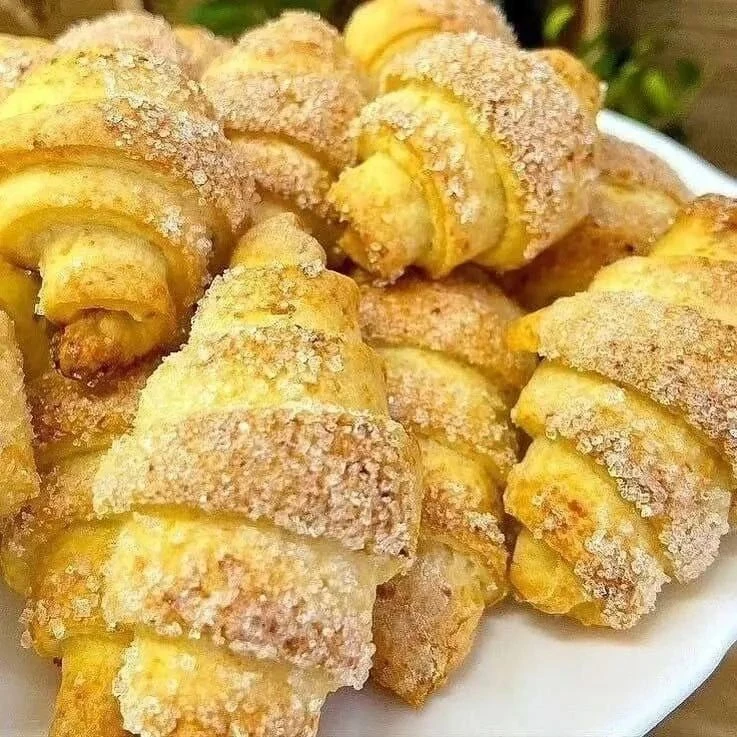 Самый УДАЧНЫЙ рецепт ТВОРОЖНЫХ РОГАЛИКОВ !

Ингредиенты:
180 гр творога
70 гр сливочного масла
100-1