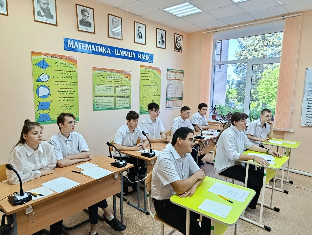 Вчера прозвучал последний школьный звонок, возвещающий о начале государственной итоговой аттестации.