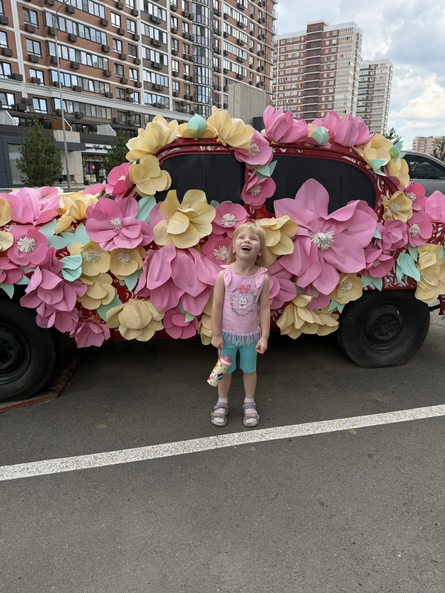 Вдруг вы забыли, как мы выглядим в обычной жизни 🫣
Да, несмотря на загруженность, у нас еще есть вы