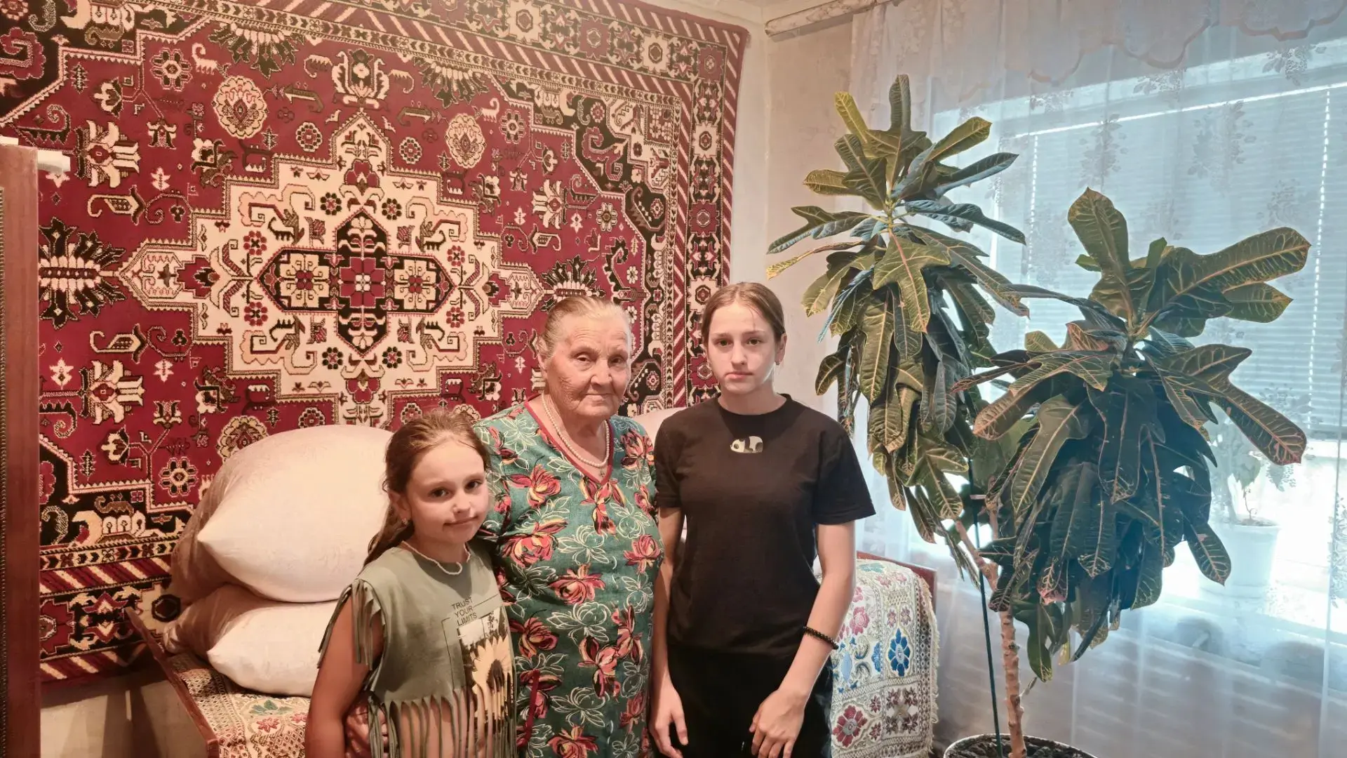 В рамках Всероссийской акции "Родные- Любимые" семья Ганжа приняла участие в акции "Семья помогает с