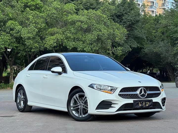 🇩🇪 Mercedes-Benz A-class , доступен к заказу!

➡️ Год выпуска 2022,
➡️ Двигатель 1,3T. бензин, 136