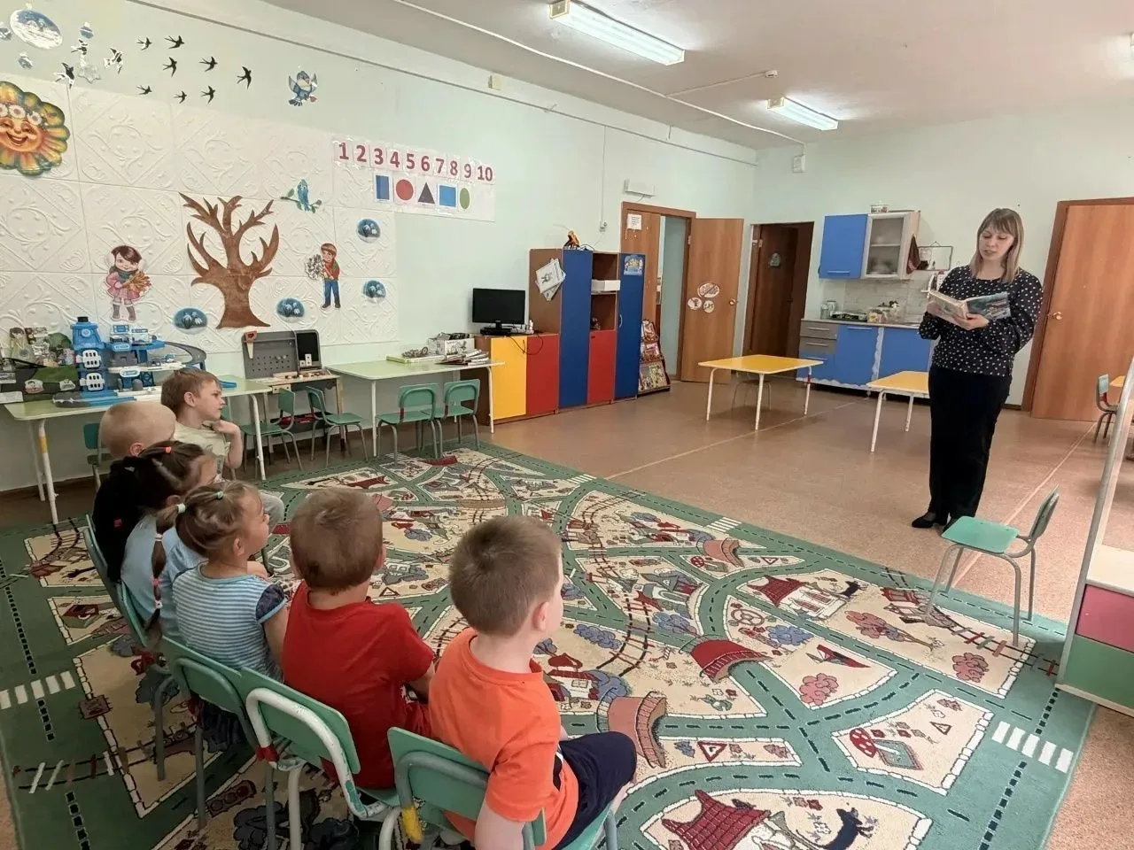 В Бору библиотекарь прочитала малышам ненецкую сказку
 
 
Сельская библиотека присоединилась к краев