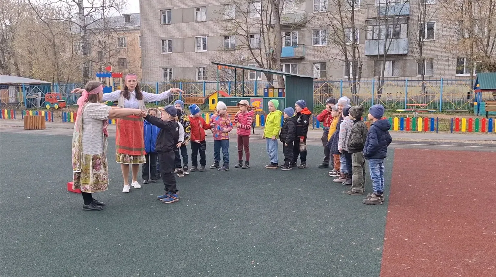 ФОЛЬКЛОРНАЯ КОРОБОЧКА
На нашем сайте – новая публикация, посвященная одной из самых важных тем для р