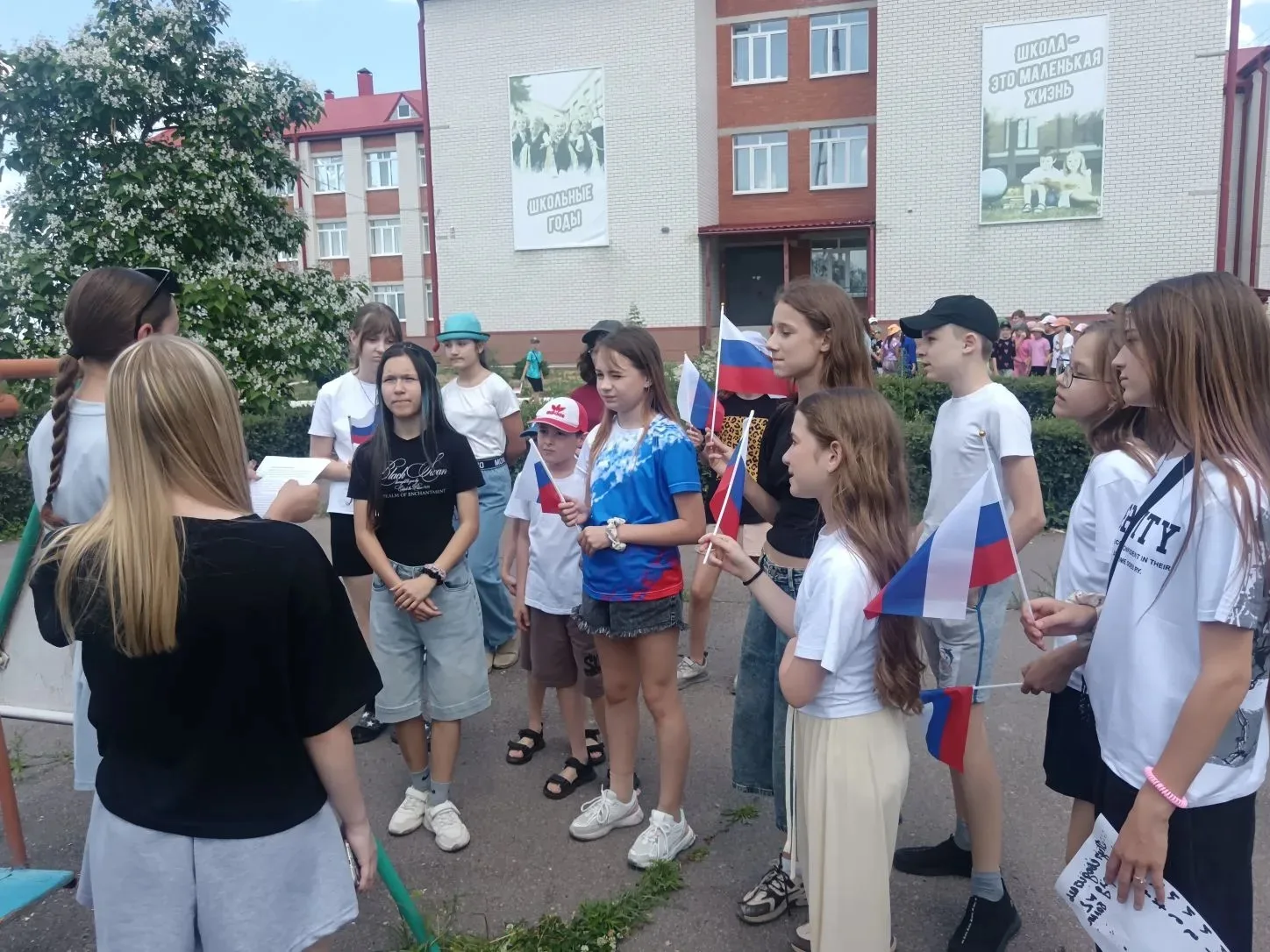 🇷🇺ДЕНЬ РОССИИ В ЛАГЕРЕ☀️
В лагере отметили День России!
Все отряды приняли участие в массовой патр