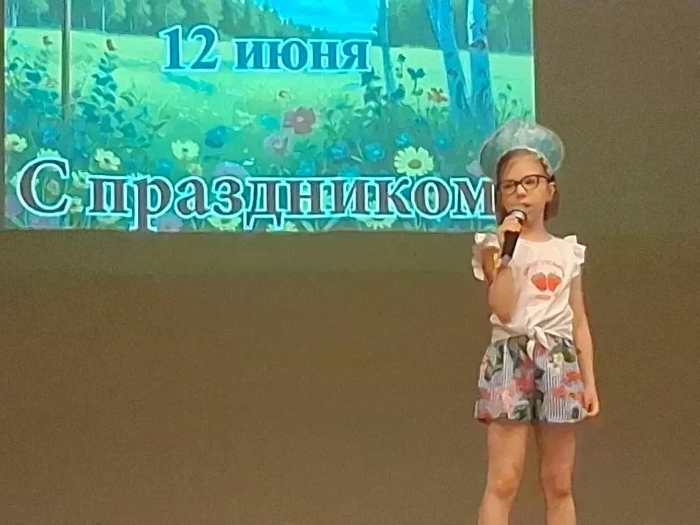 В преддверии Дня России: в лагере «Флагман» состоялся музыкально-поэтический вечер «О России с любов