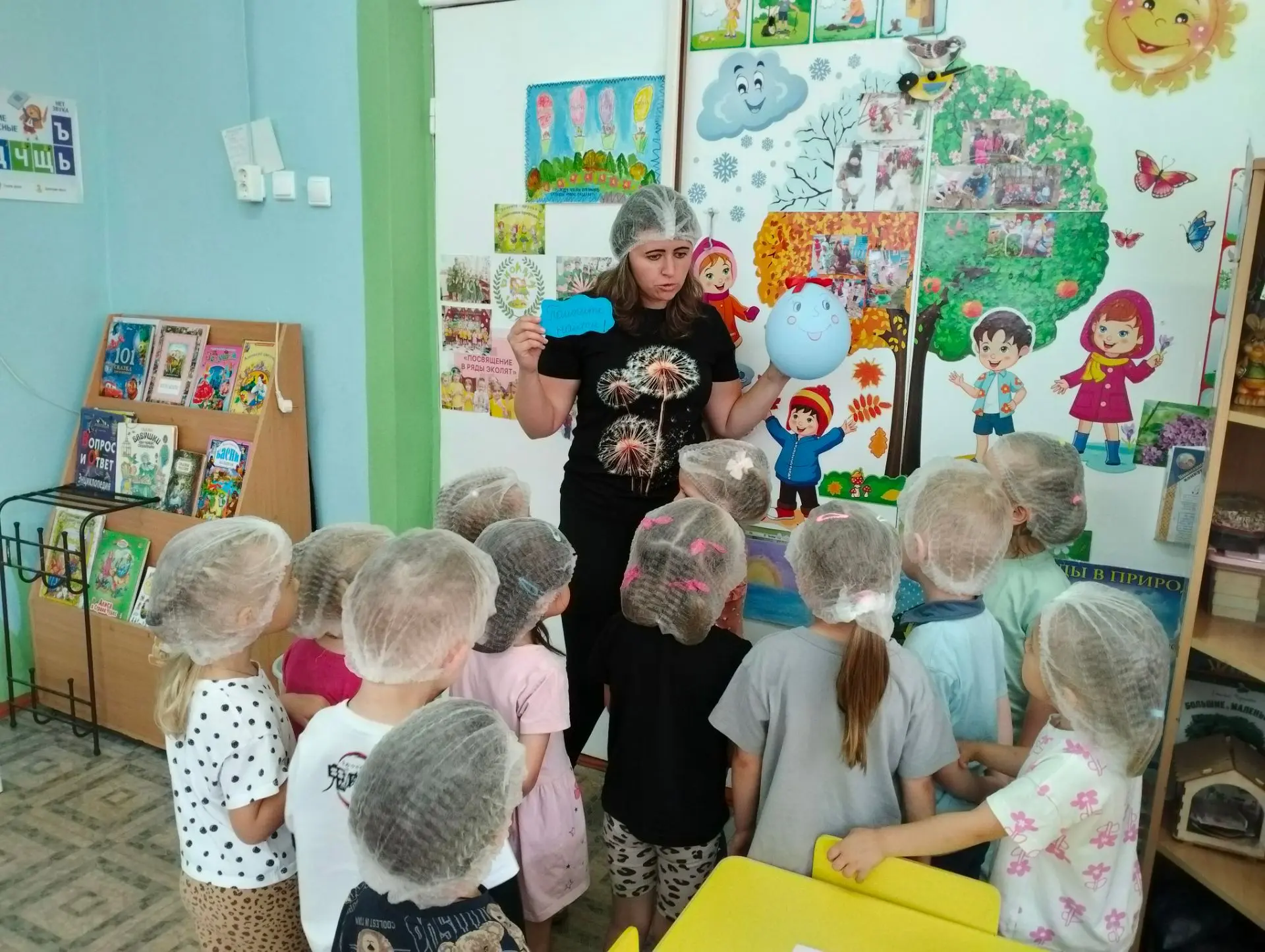 Сегодня в нашей группе прошёл тематический день, посвящённый круговороту воды в природе. Мы с ребята