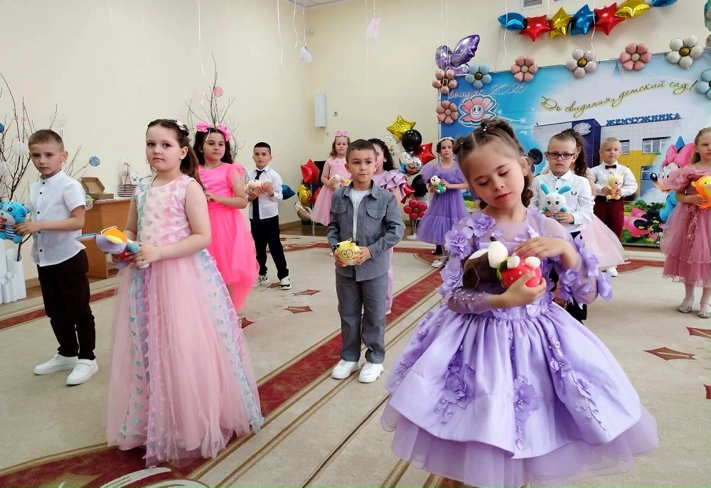 Вот и настал тот трогательный момент, который одновременно радует и немного огорчает: в нашем детско