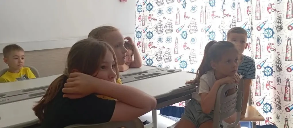 🌈 Почему дети любят наш летний клуб?

Потому что здесь есть все!
— есть движение и эмоции
— каждый 