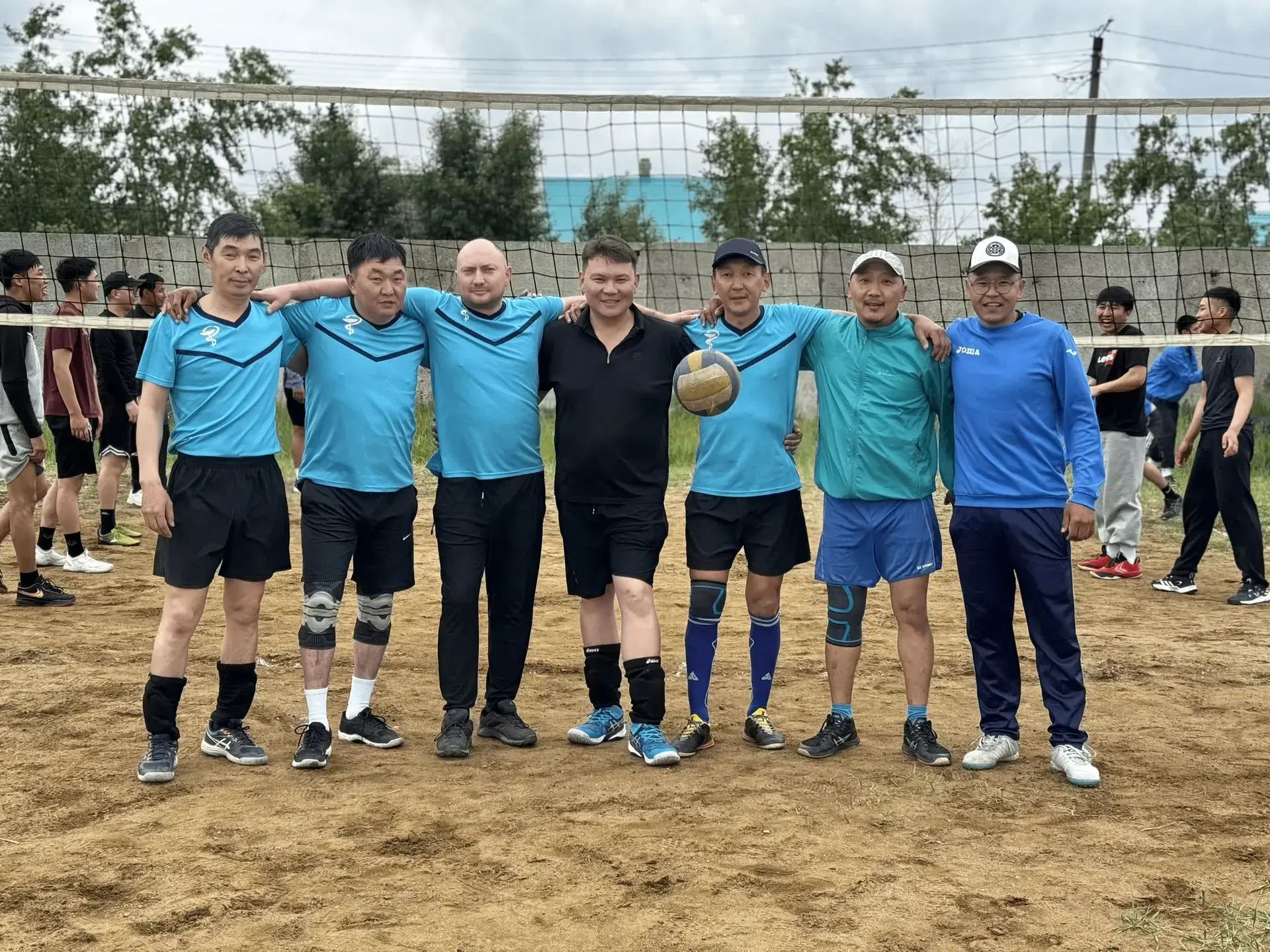 🏆 После смены — на тренировку. В выходной — на соревнования

12 июня команда Гусиноозерской ЦРБ при