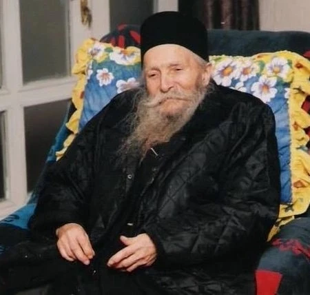 Господь всюду, и без Его промысла, без Его попущения не бывает ничего на земле. Когда мы укореним в 