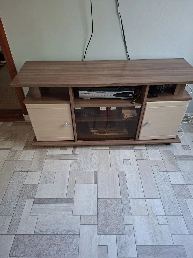 ПРОДАМ газовые баллоны (2шт), сварочный аппарат, зарядник для аккумулятора, фляга алюминиевая -2шт.,