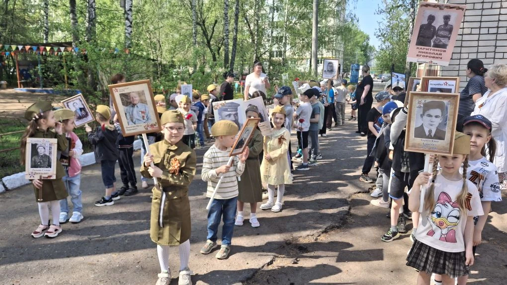 Родина- это детский сад, улица, на которой мы живем, мама, папа, наш город, наш родной край.
О войне