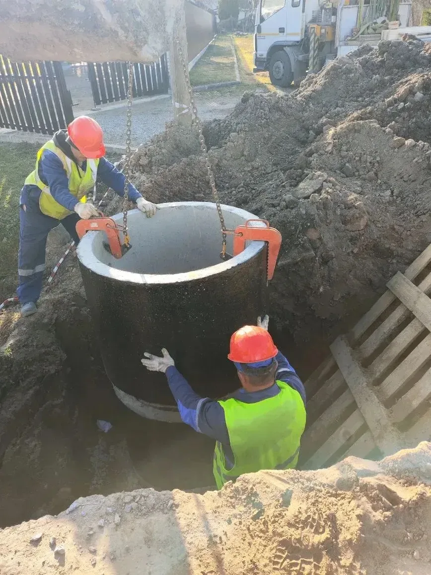 3 км водопроводных сетей заменили в деревнях Вындин Остров и Плотичное Волховского района 

К новым 