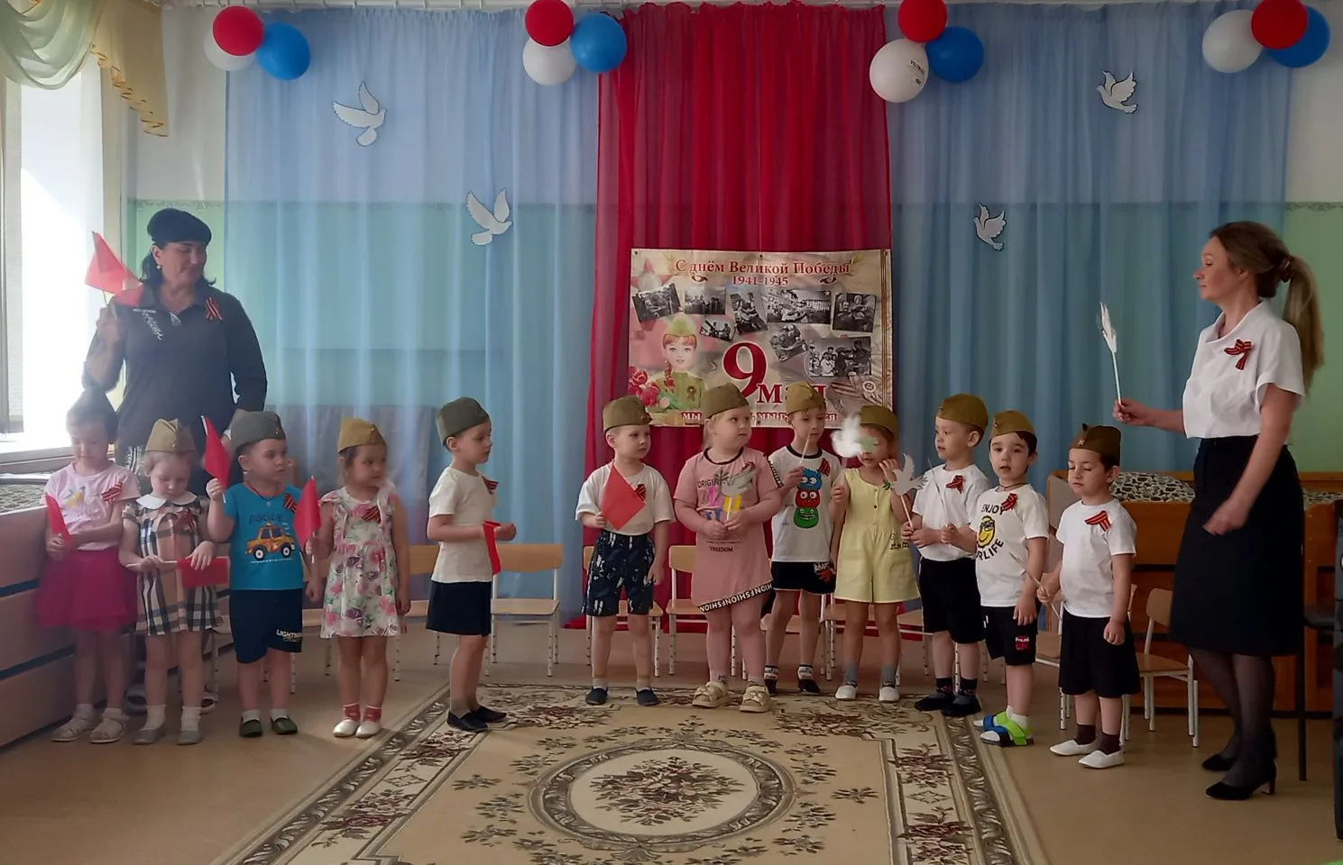 Праздник памяти и славы 

В младшей группе 3 прошёл праздничный утренник, посвящённый Дню Победы. Ре