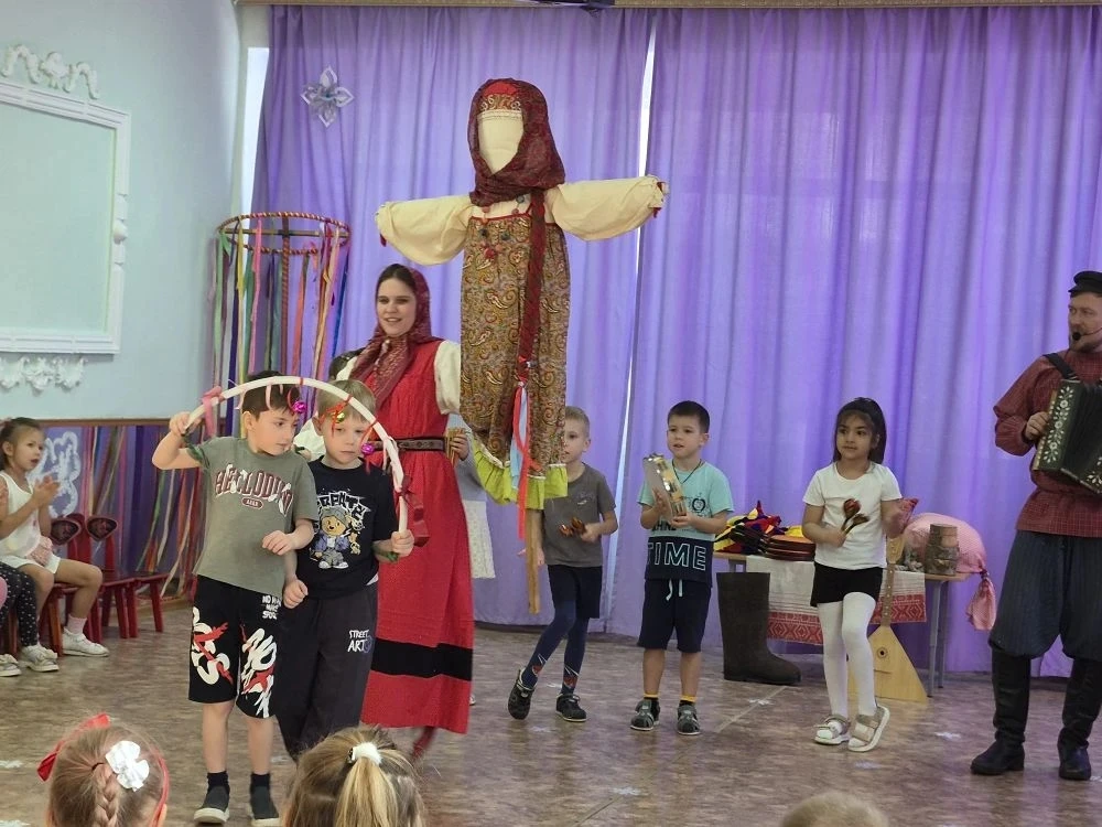 #МАДОУДЕТСКИЙСАД32 
Весну зовём, зиму провожаем — Масленицу дружно  отмечаем! 🌞🥞💐