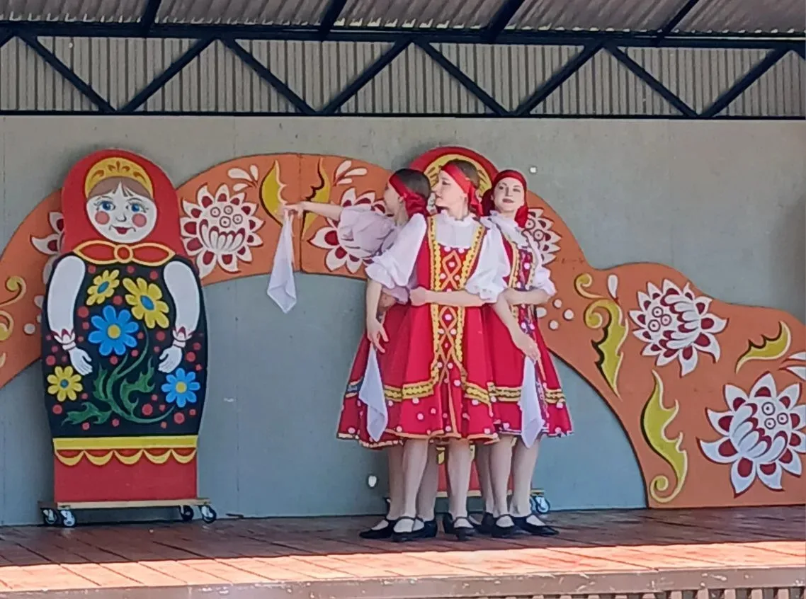 🎭 Наши юные артисты на казачьей ярмарке!

30 мая в селе Грибское состоялся настоящий праздник тради