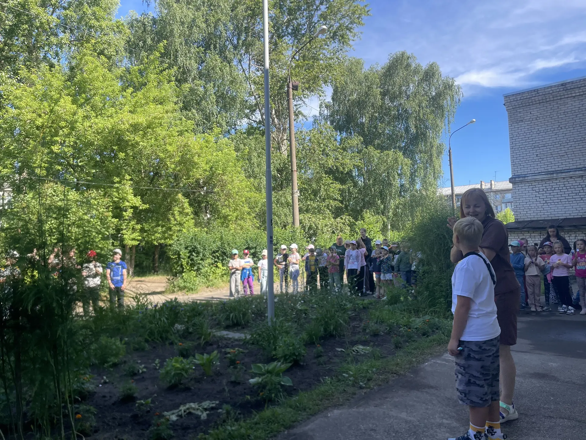 📅 13 день в пришкольном лагере: насыщенный и познавательный!
☀️ Утро началось с традиционной зарядк