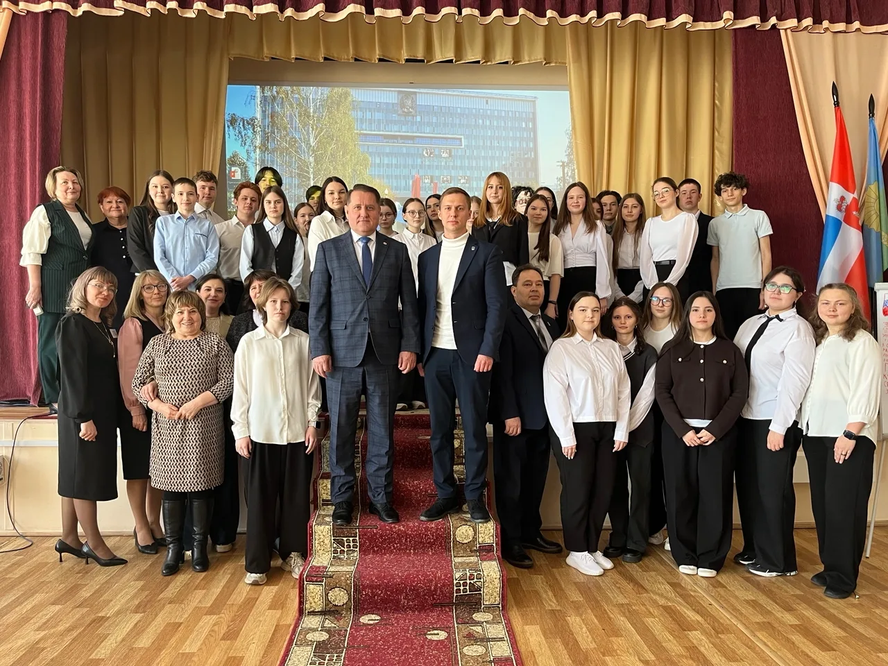 ПАРЛАМЕНТСКИЙ УРОК
Вчера, 24 марта, в нашей школе прошёл Парламентский урок.
Гостями мероприятия ста