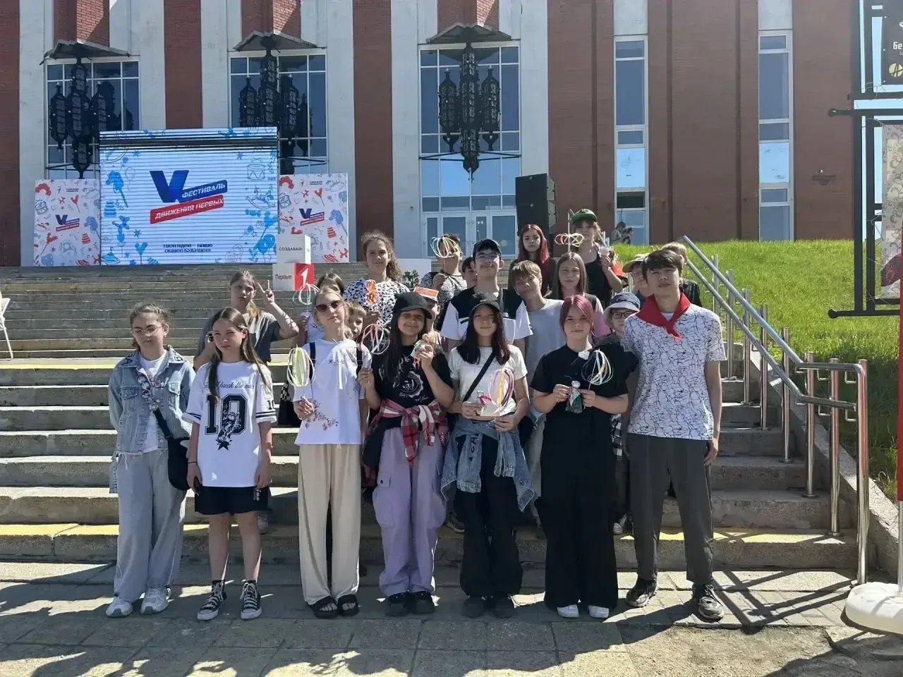 🌟 Яркий старт лета для наших пятиклассников!

В честь Дня защиты детей ученики 5-х классов в рамках