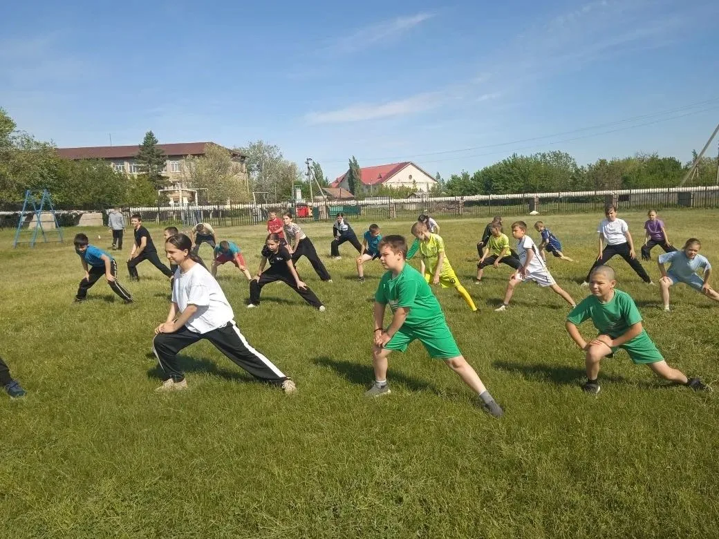 ⚽ День футбольного самоуправления: каждый — часть большой игры! ⚽
В школе царила атмосфера большого 