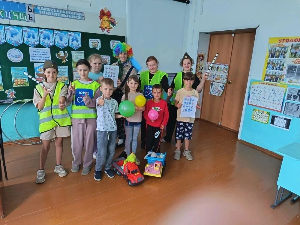 🌞14-й день в ЛДП. День правил дорожного движения.

🚦Сегодняшний день в лагере мы посвятили важной 