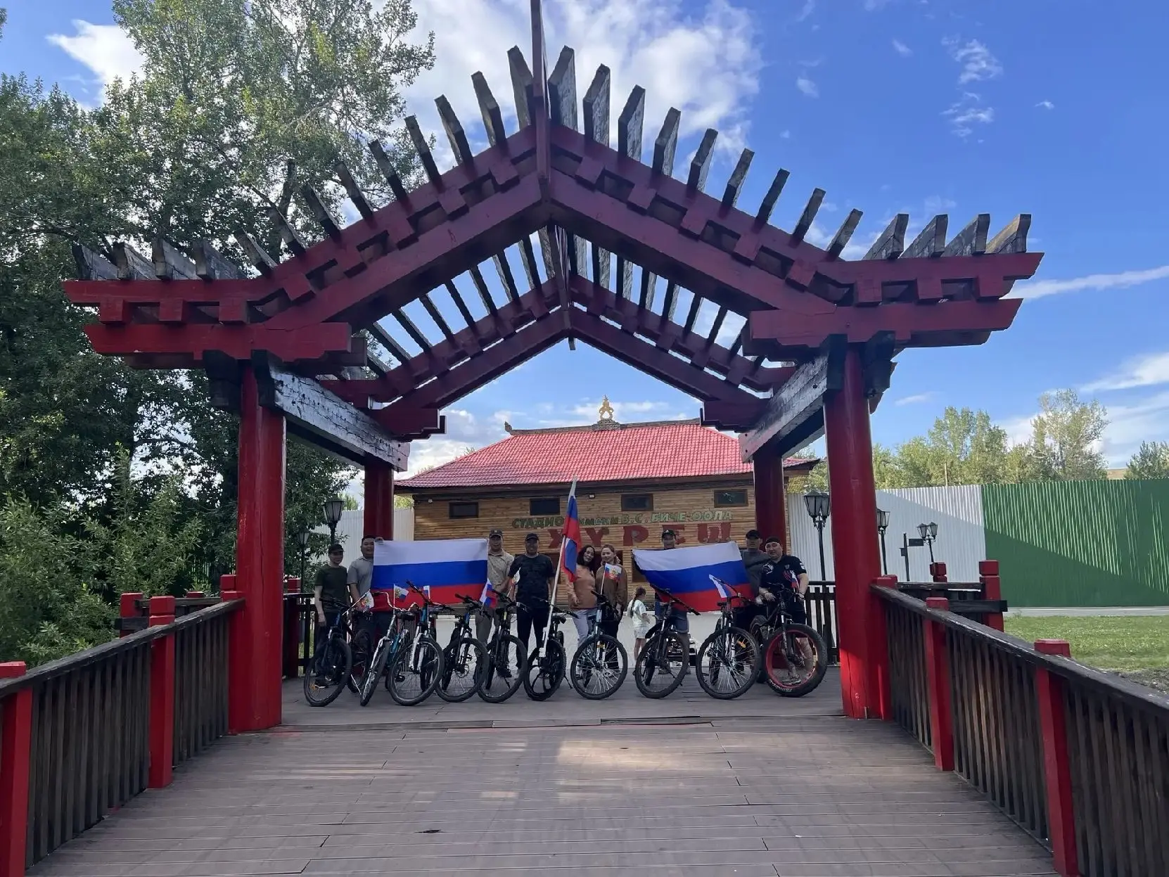 Сотрудники УФСИН Тувы совершили велопробег в честь Дня России

Сотрудники пенитенциарных учреждений 