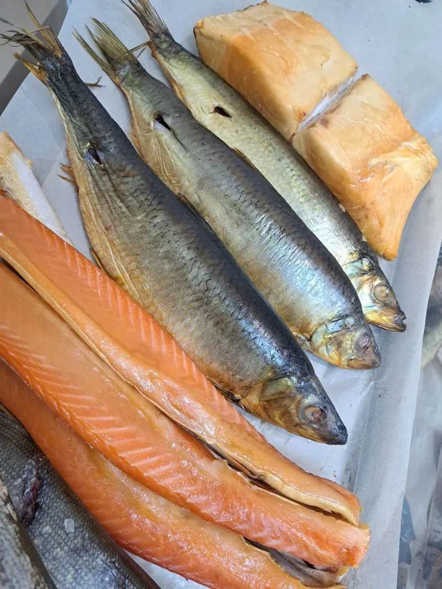 Доброе утро всем ☀.
У нас свежий привоз копчёной и солёной рыбы 🐟.