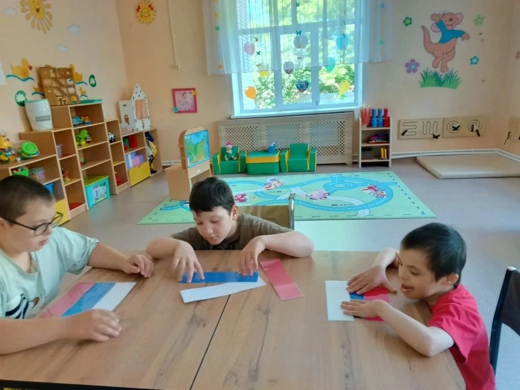 «Путешествие по родному краю»

В Кузнецком филиале прошло увлекательное занятие для ребят на тему «П