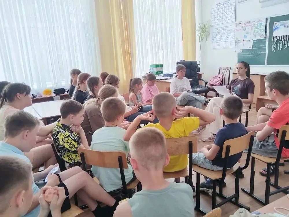 🚀Космический день в пришкольном лагере: от планетария до аппликаций

🪐Сегодняшний день в нашем лет