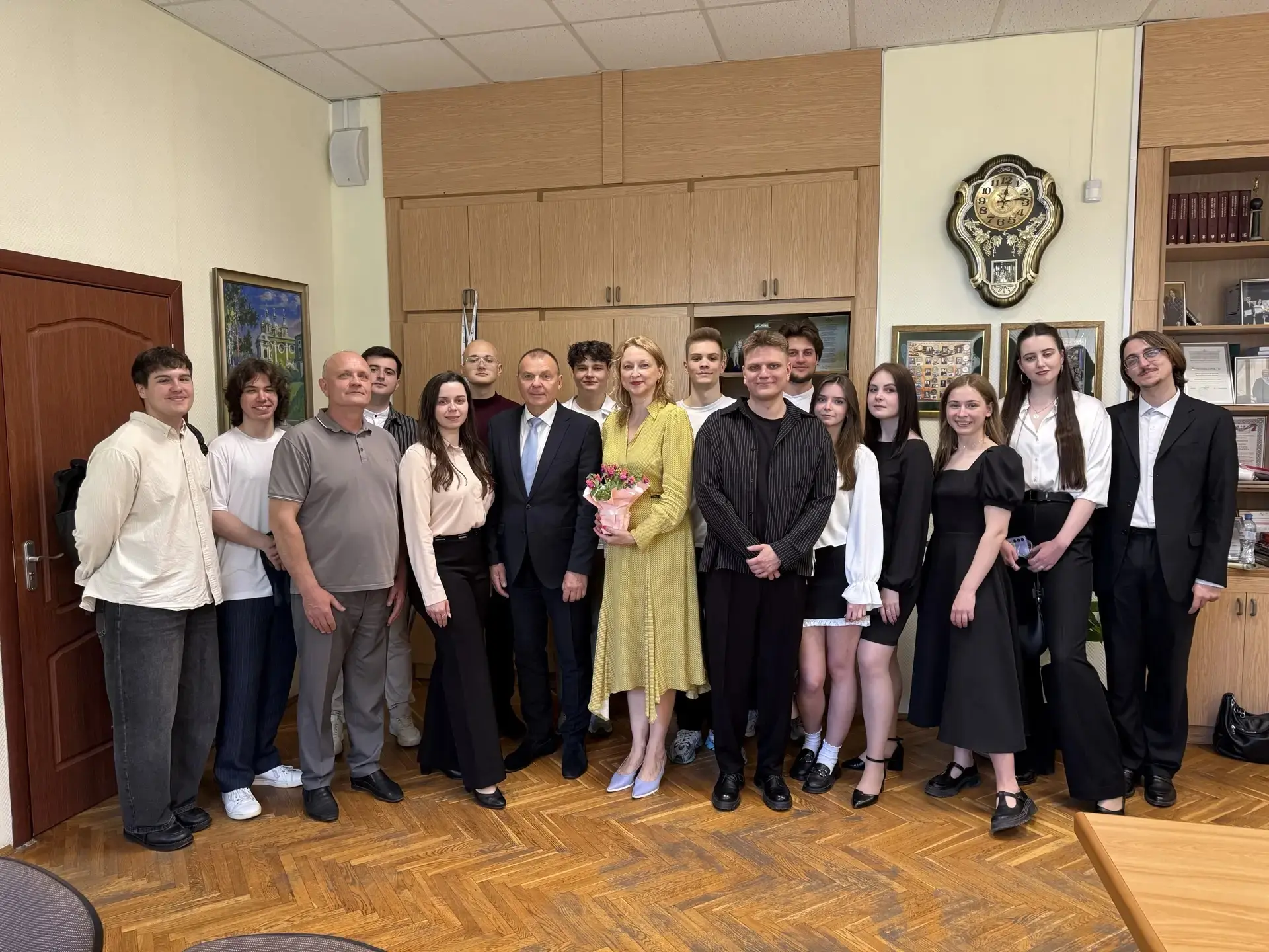 🎓 Новый шаг в будущее: 29 магистров направления «Бизнес-аналитика» получили путевки в профессиональ