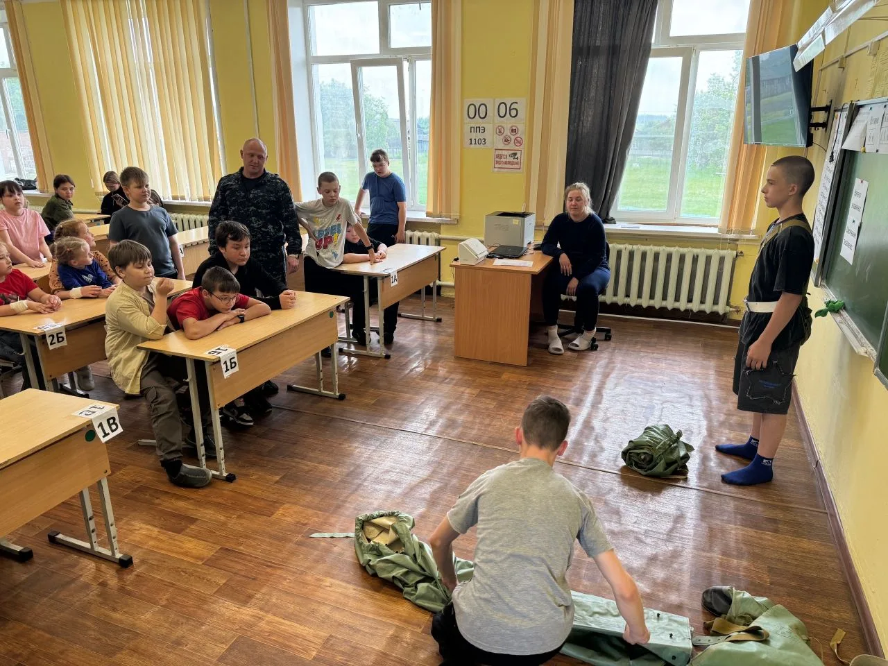 8 июня в нашем школьном лагере прошли увлекательные мероприятия:

1️⃣ Познавательная игра по станция