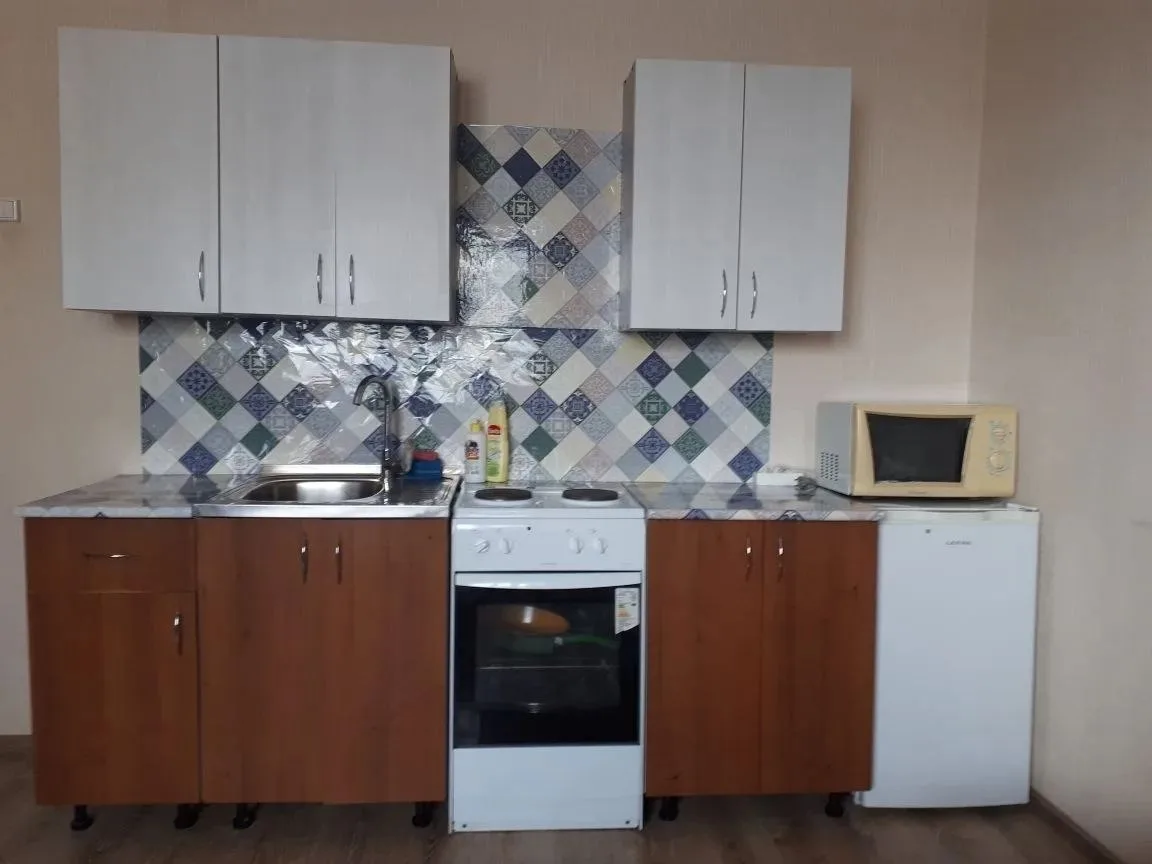 Сдаётся студия
 ➡️ ул. Дзержинского 31а.
 ➡️ 4 этаж, 24.3 кв.м.
 ➡️ Мебель, техника.
➡️ Без животных