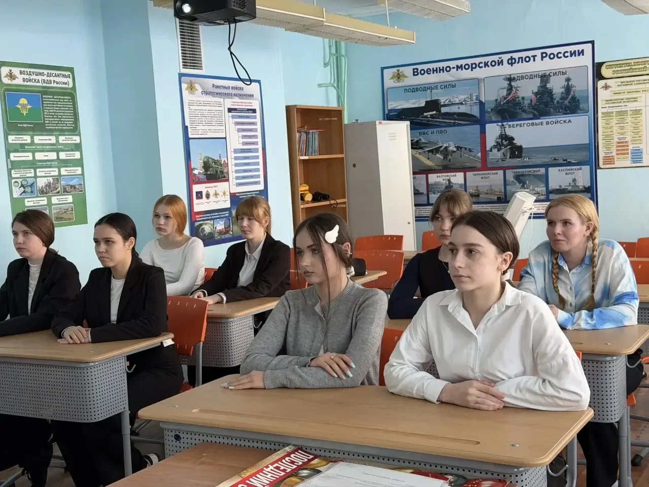 🎯 Теория + практика + спорт = важные уроки жизни.

Продолжаются учебные сборы 10-х классов! Дни рас