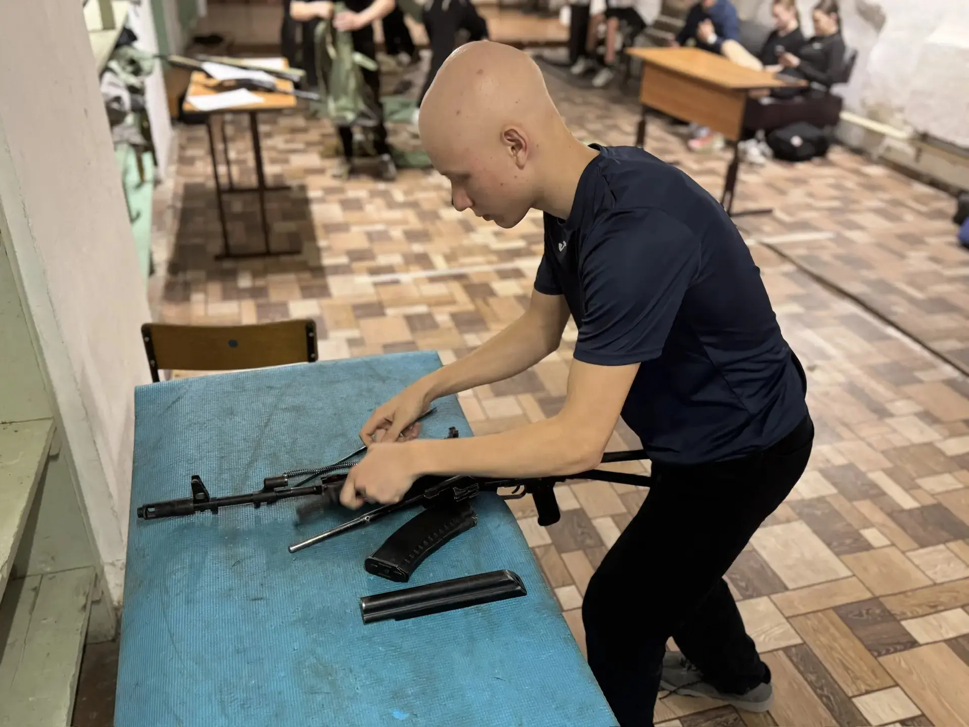 🩺 ТАКТИЧЕСКАЯ МЕДИЦИНА — НЕ ДЛЯ ВОЕННЫХ. ДЛЯ ВСЕХ

Представь: человек рядом истекает кровью. Скорая
