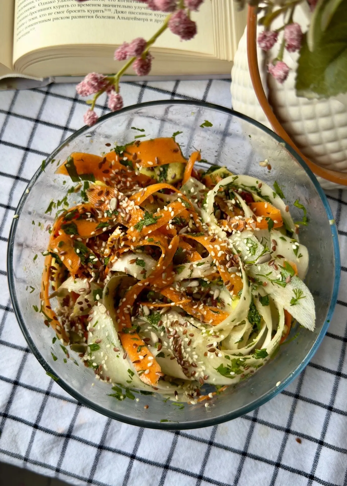САЛАТ ДЛЯ ПОДНЯТИЯ ГЕМОГЛОБИНА🥗 

Салат богатый многими нутриентами, свежий вкусный и очень полезны