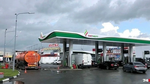 ▶️ «Татнефть» ограничила отпуск бензина и дизеля на своих автозаправках в России, сообщает «Интерфак