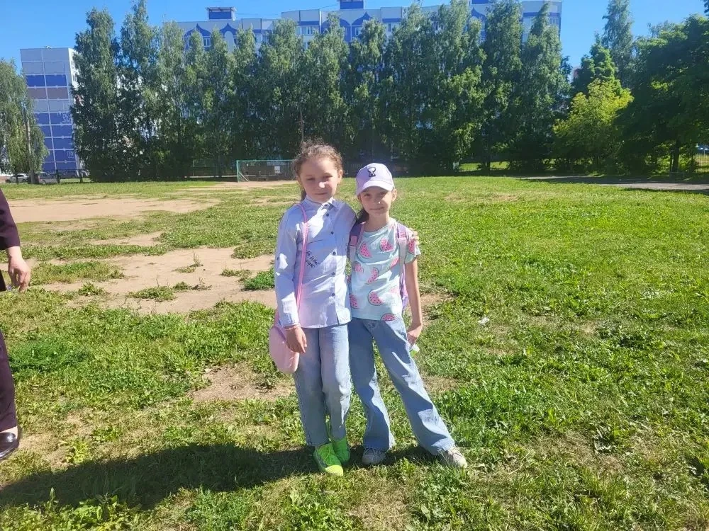 ☀️Утро в лагере: праздник, сказки и командные игры☀️

Утро в пришкольном лагере началось с поздравле