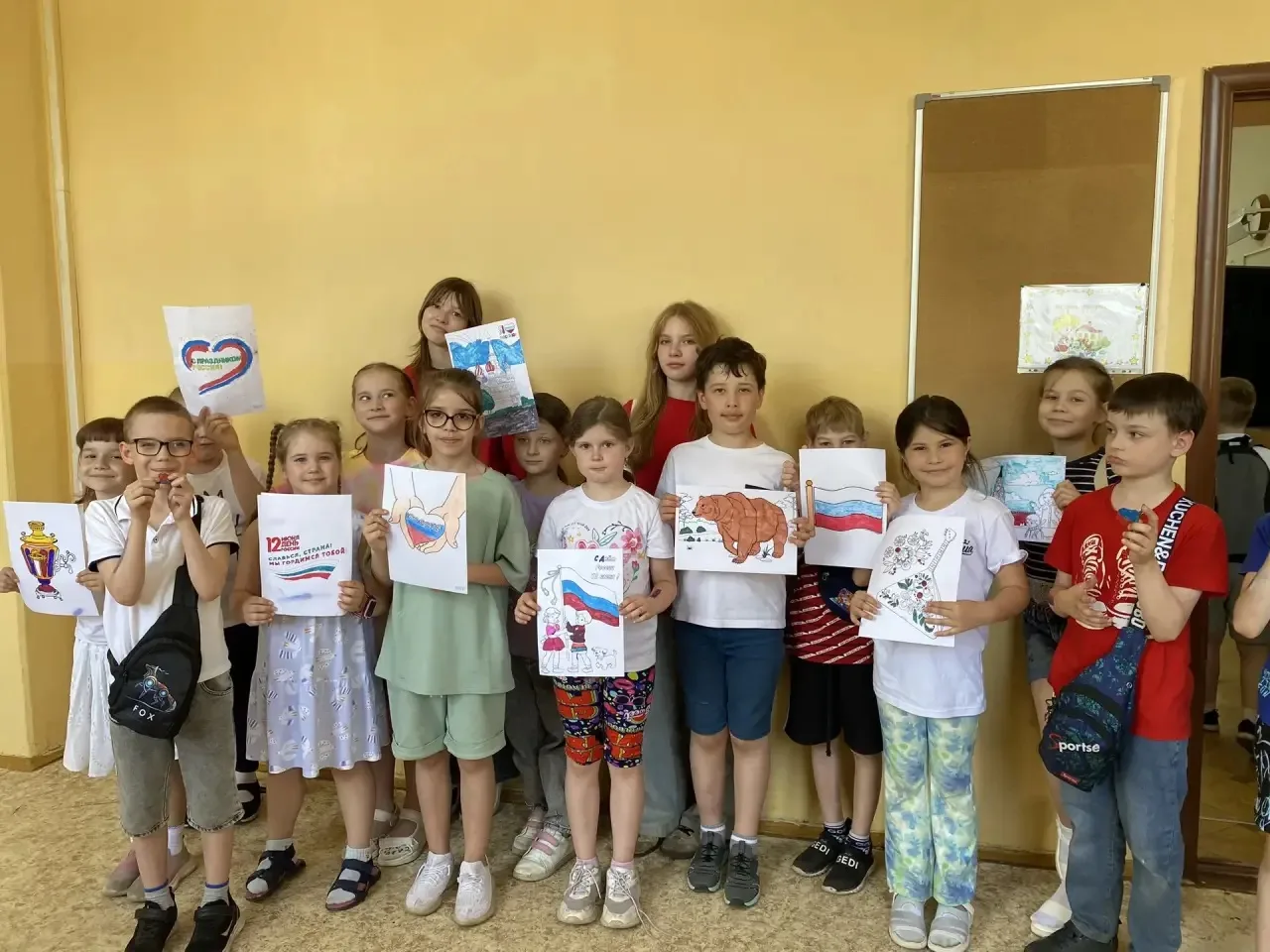 Наши пионеры доказывают, что говорить о России можно не только громкими песнями и задорными танцами.