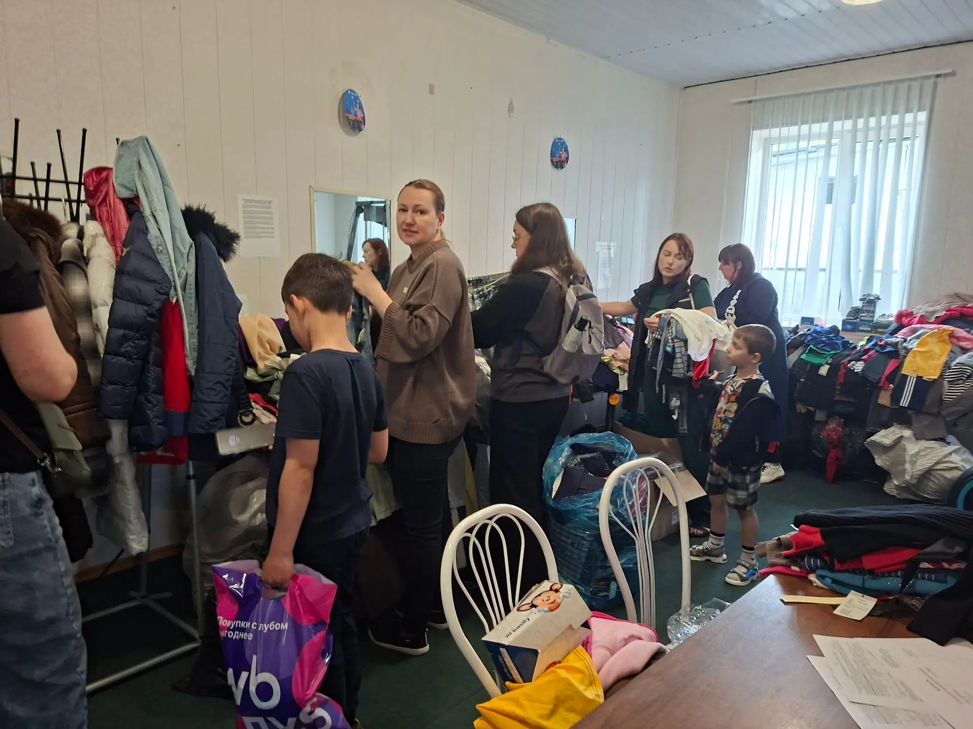 👗👟 Забота, которая чувствуется: в Железноводском центре соцобслуживания прошла благотворительная в