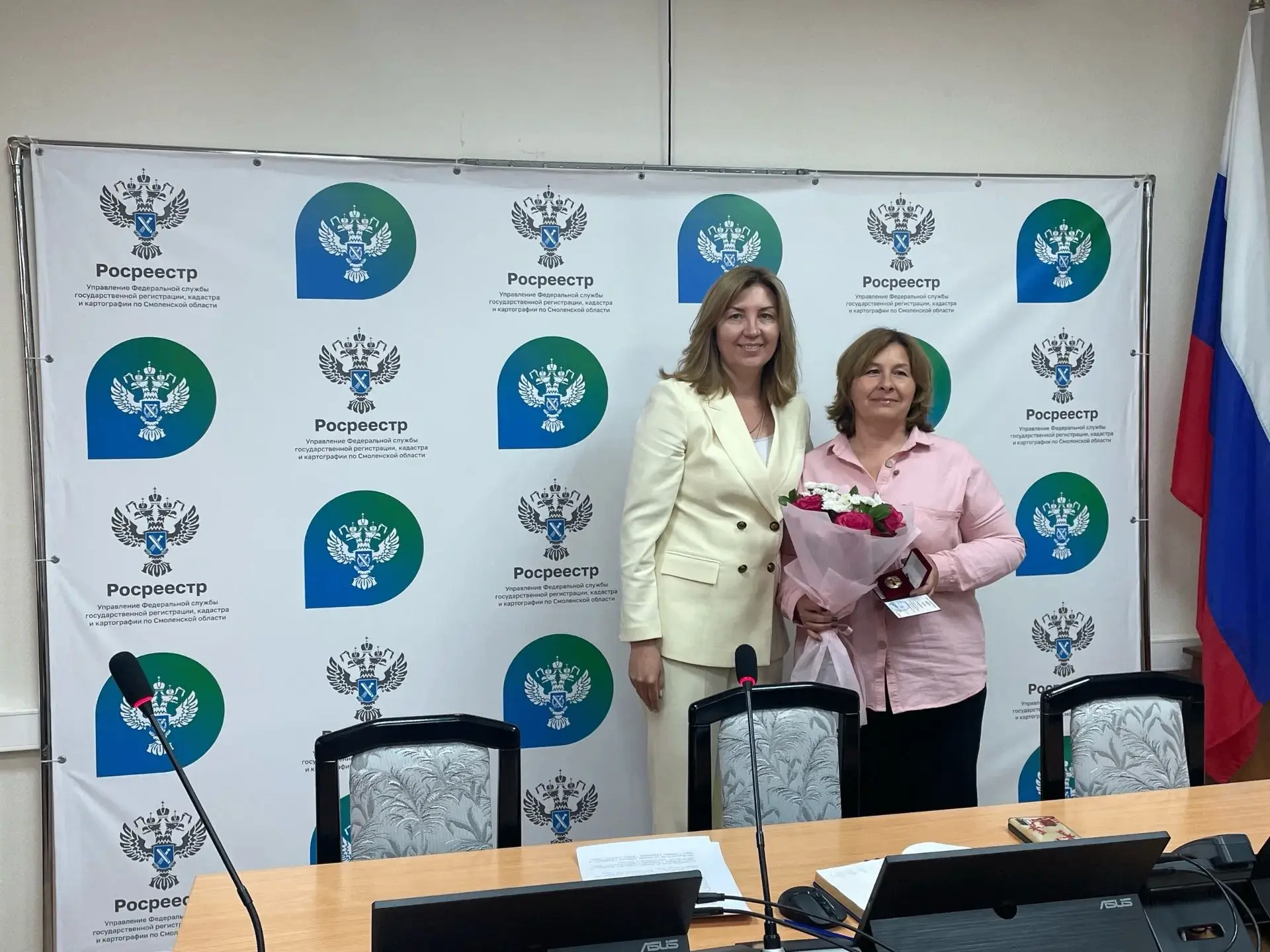 🌸И.о. руководителя Управления Росреестра по Смоленской области Светлана Сафонова поздравила граждан