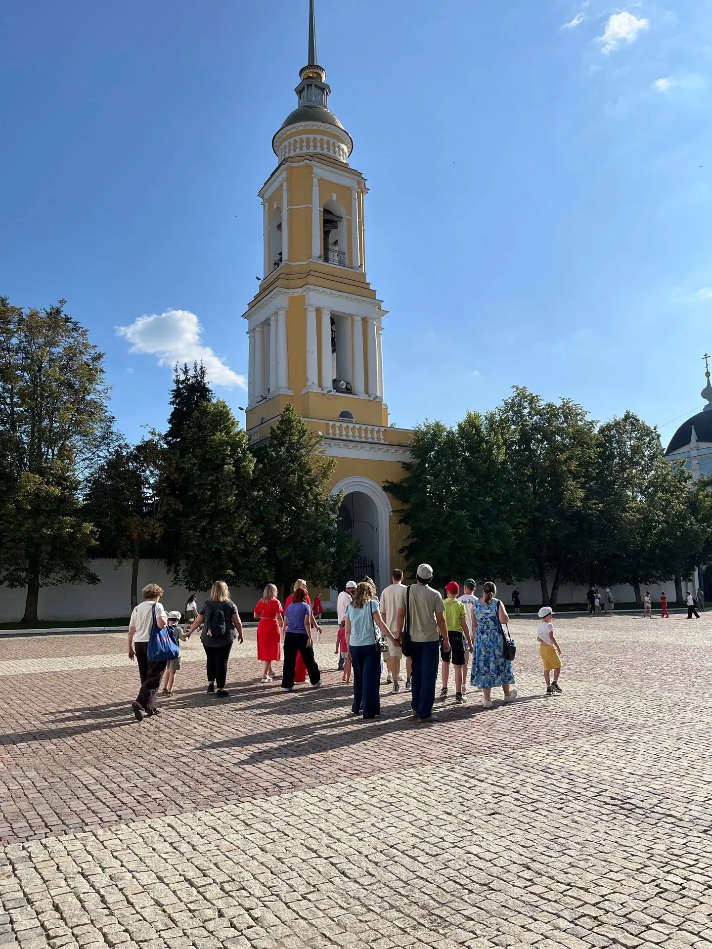 Едете в Коломну компанией? Сделайте прогулку интереснее 🗺️

Коломна - отличный город для поездки с 