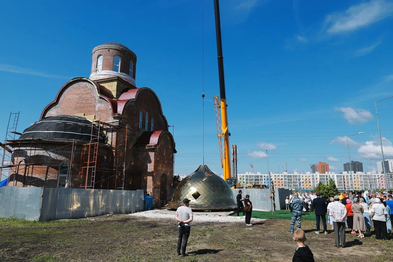 Сегодня для меня было большой честью принять участие в освящении купола храма во имя священномученик