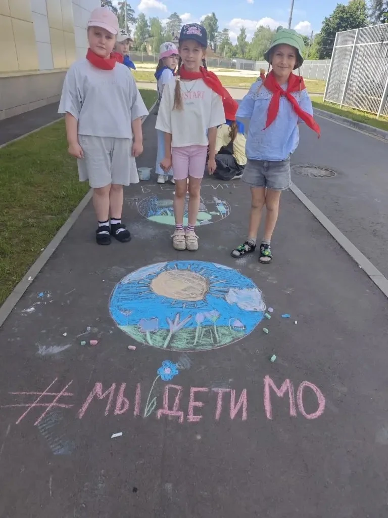 В нашем лагере успешно прошла акция «Рисуем окружающий мир и экологию» — и это было замечательно! «М